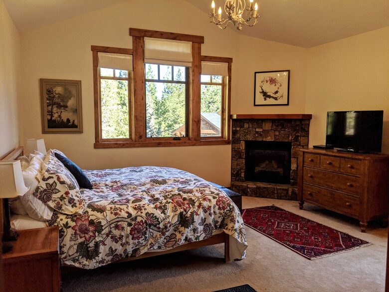 Elevated Living at Mammoth Lakes - Mammoth Lakes, California