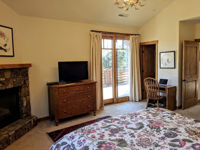 Elevated Living at Mammoth Lakes - Mammoth Lakes, California