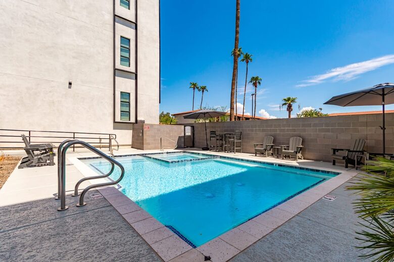 Modern Scottsdale Escape with Private Rooftop Lounge - Scottsdale, Arizona