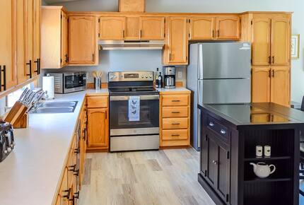 Country Charm Meets City Access in the Willamette Valley - Corvallis, Oregon