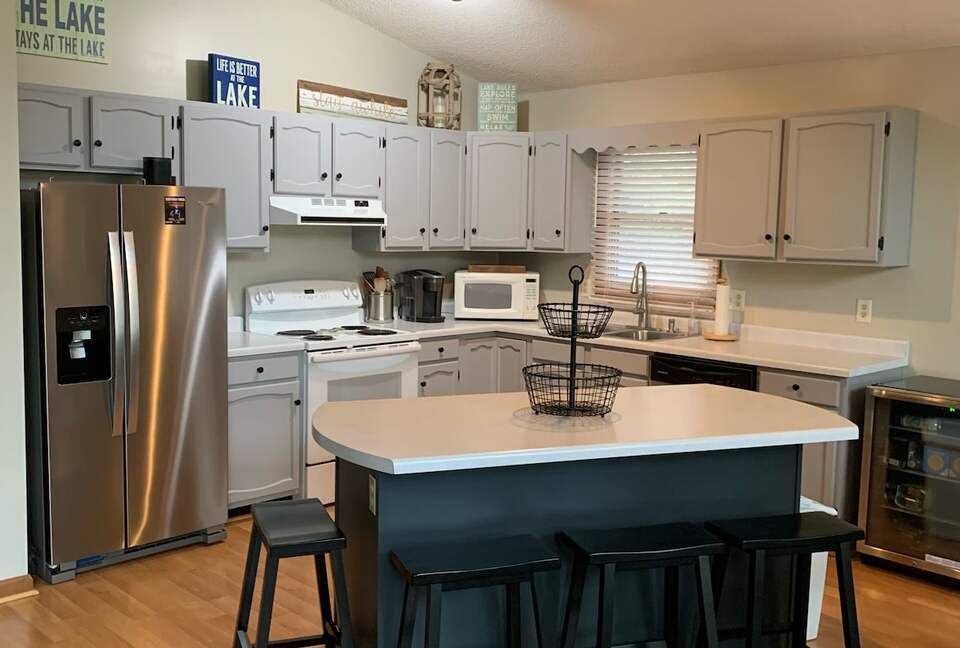 Serene Lakefront Retreat on Norris Lake - La Follette, Tennessee