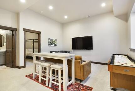 Modern Mountain Escape near Jordanelle Lake & Park City - Heber City, Utah