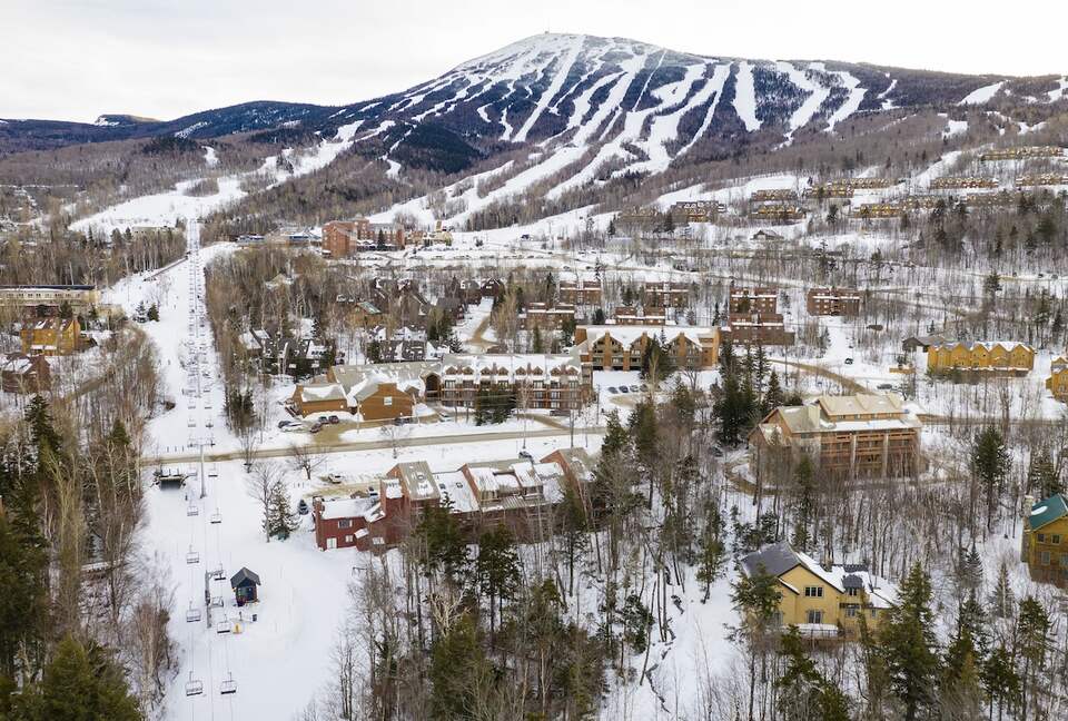 Breakaway Haven | Mountain Comfort Meets Ski-In Access - Carrabassett Valley, Maine