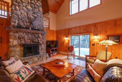 Breakaway Haven | Mountain Comfort Meets Ski-In Access - Carrabassett Valley, Maine