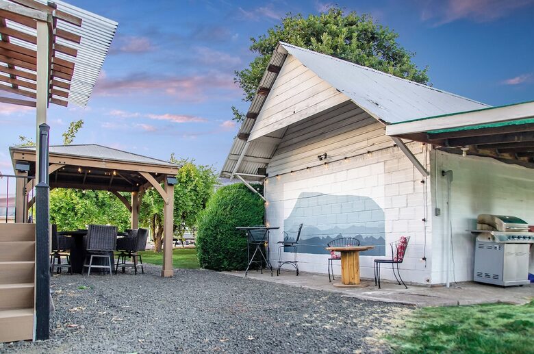 Country Charm Meets City Access in the Willamette Valley - Corvallis, Oregon
