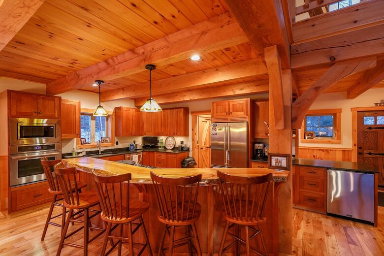 Breakaway Haven | Mountain Comfort Meets Ski-In Access - Carrabassett Valley, Maine
