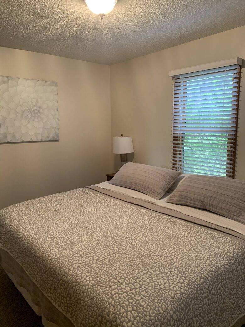 Serene Lakefront Retreat on Norris Lake - La Follette, Tennessee