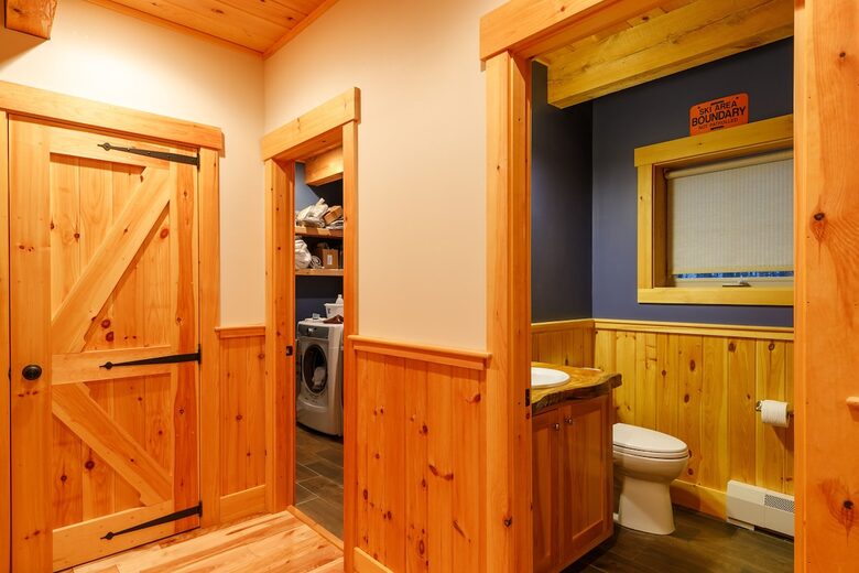 Breakaway Haven | Mountain Comfort Meets Ski-In Access - Carrabassett Valley, Maine
