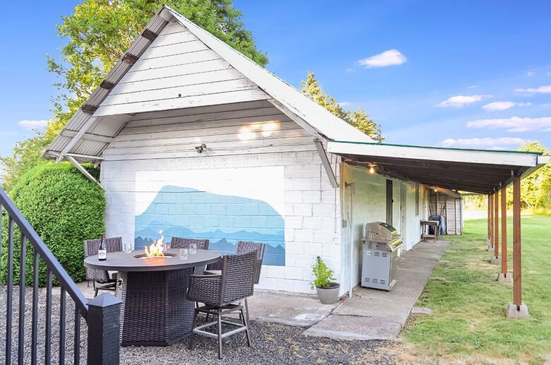 Country Charm Meets City Access in the Willamette Valley - Corvallis, Oregon