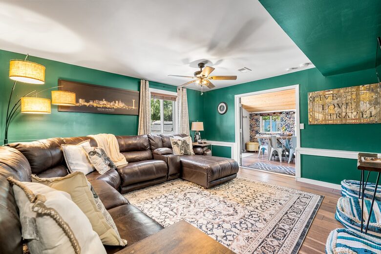 A Family-Friendly Retreat Near Denver - Littleton, Colorado