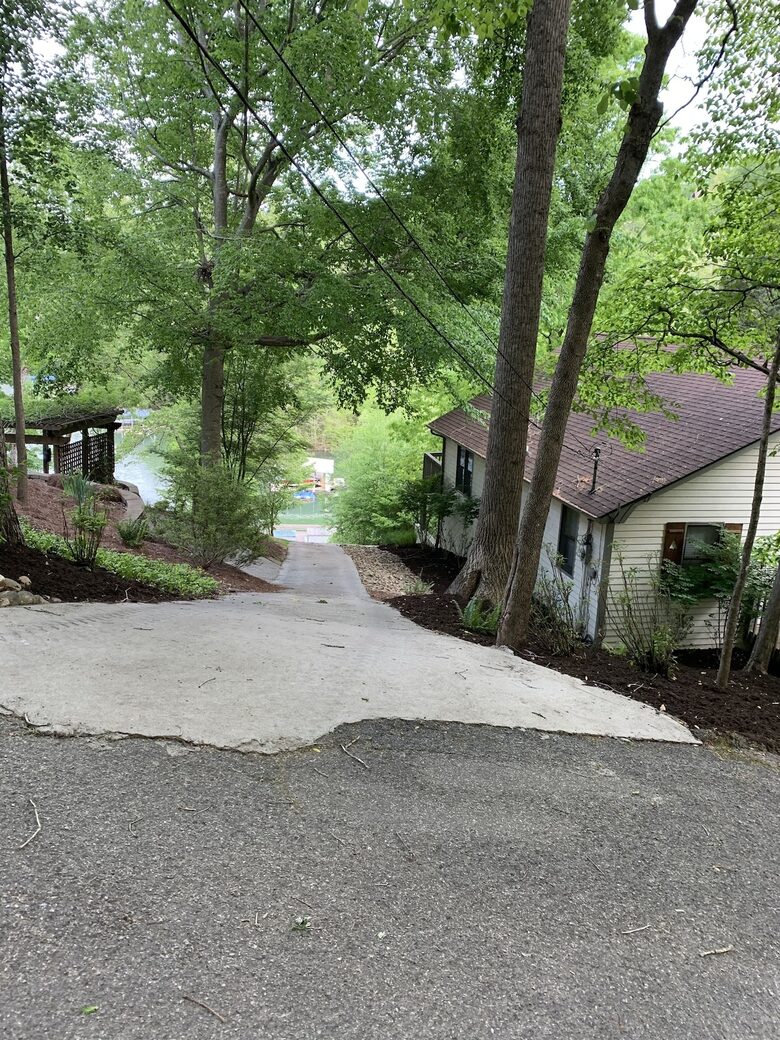 Serene Lakefront Retreat on Norris Lake - La Follette, Tennessee