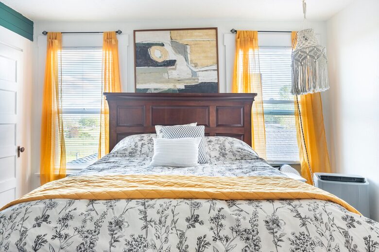 Elegant Wine Country Retreat with Serene Pool - Central Point, Oregon