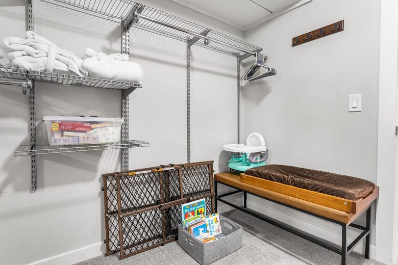 A Family-Friendly Retreat Near Denver - Littleton, Colorado