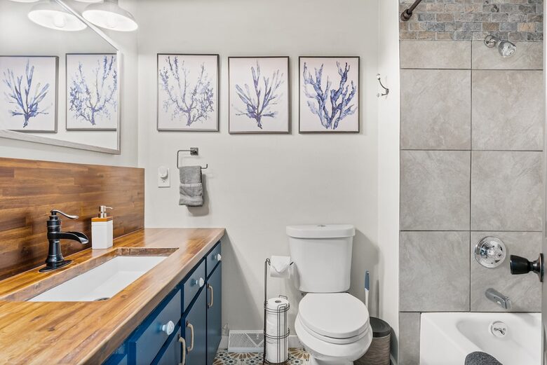 A Family-Friendly Retreat Near Denver - Littleton, Colorado