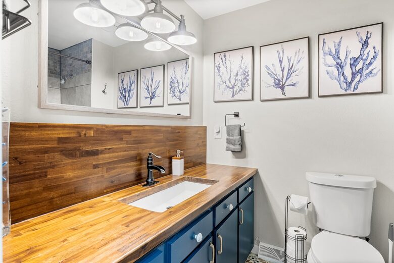 A Family-Friendly Retreat Near Denver - Littleton, Colorado