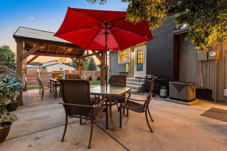 A Family-Friendly Retreat Near Denver - Littleton, Colorado