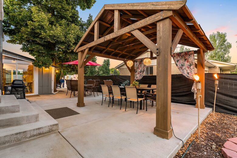 A Family-Friendly Retreat Near Denver - Littleton, Colorado