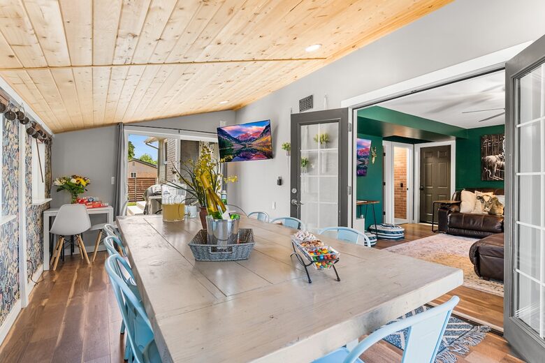 A Family-Friendly Retreat Near Denver - Littleton, Colorado