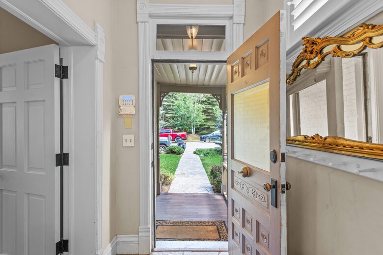 Aspen Victorian Charmer | Three blocks from Aspen's Iconic Downtown - Aspen, Colorado