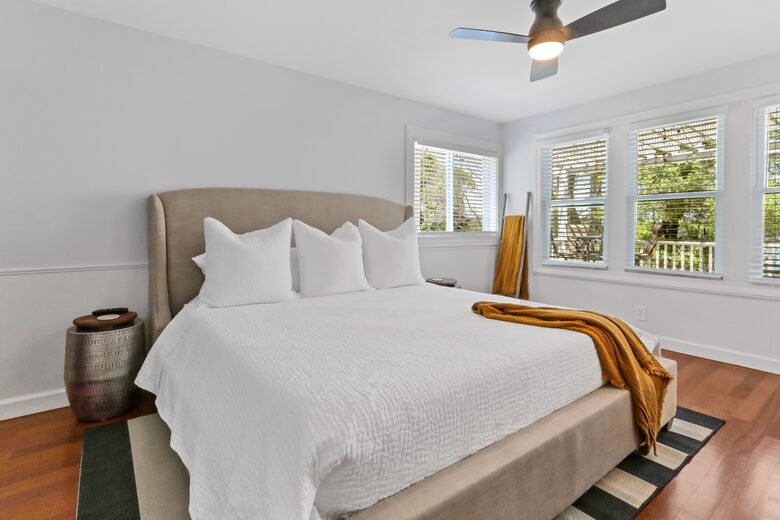 First floor Master with King size bed and amazing views