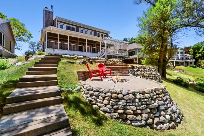 Lake side outdoor firepit