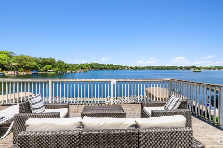 Seating and sun bathing area at the water