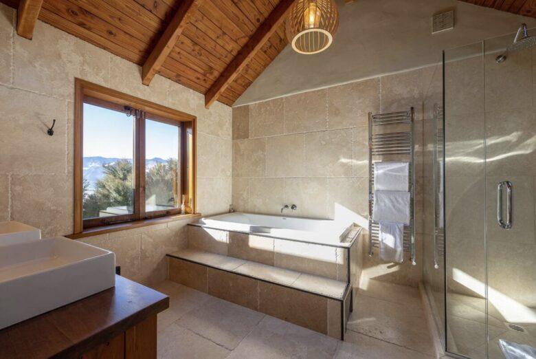 Wanaka Wonder | Luxury Estate Amidst New Zealand’s Southern Alps - Wānaka, New Zealand