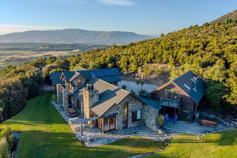 Wanaka Wonder | Luxury Estate Amidst New Zealand’s Southern Alps - Wānaka, New Zealand