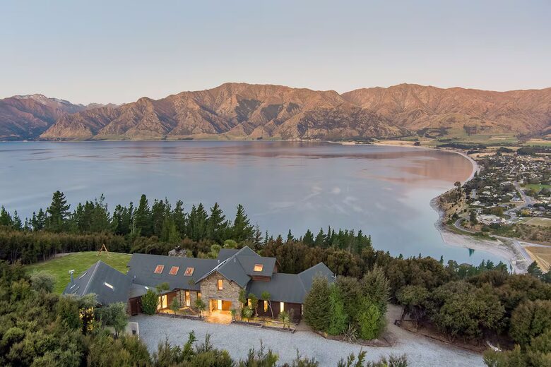Wanaka Wonder | Luxury Estate Amidst New Zealand’s Southern Alps - Wānaka, New Zealand