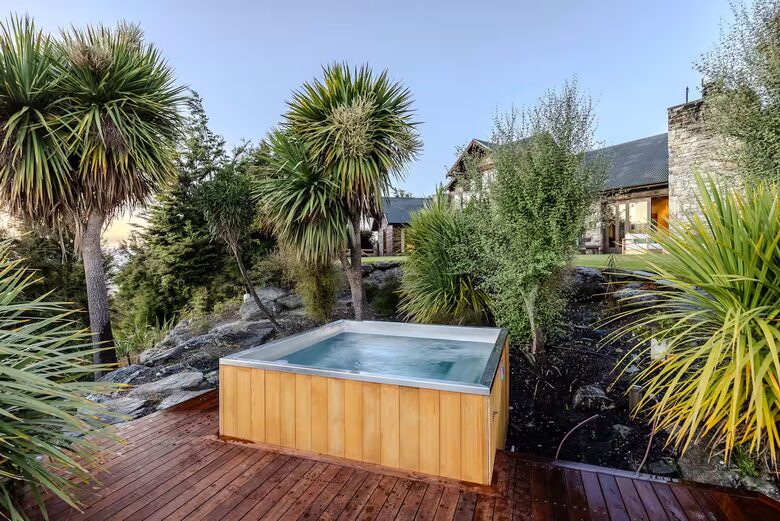 Wanaka Wonder | Luxury Estate Amidst New Zealand’s Southern Alps - Wānaka, New Zealand