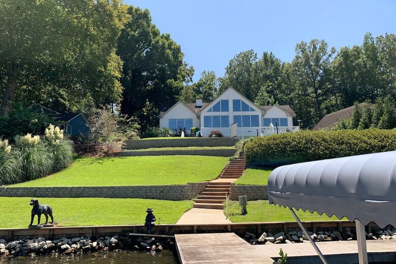 Refined Point-Lot Haven with Private Dock and Pool - Eatonton, Georgia