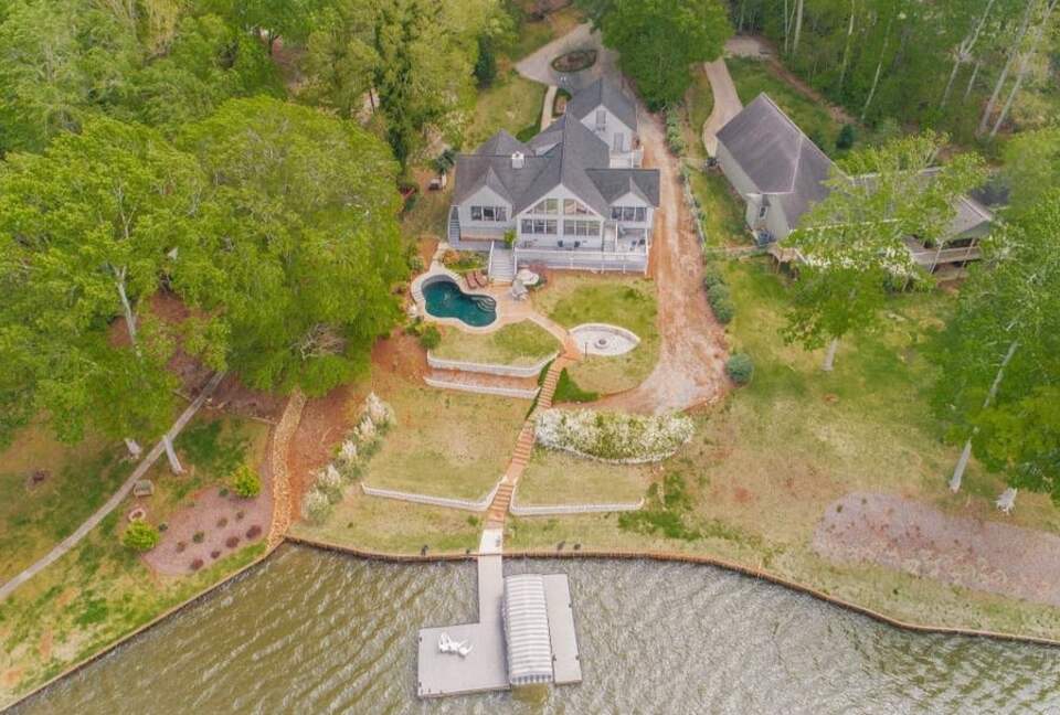 Refined Point-Lot Haven with Private Dock and Pool - Eatonton, Georgia