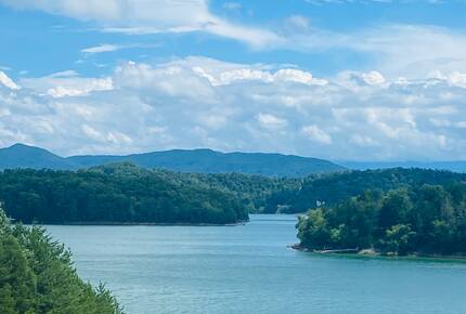 Mountain-View Lodge with Private Lake Access near Pigeon Forge - Sevierville, Tennessee