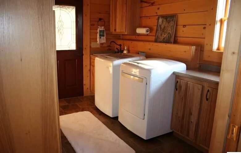 Mountain-View Lodge with Private Lake Access near Pigeon Forge - Sevierville, Tennessee