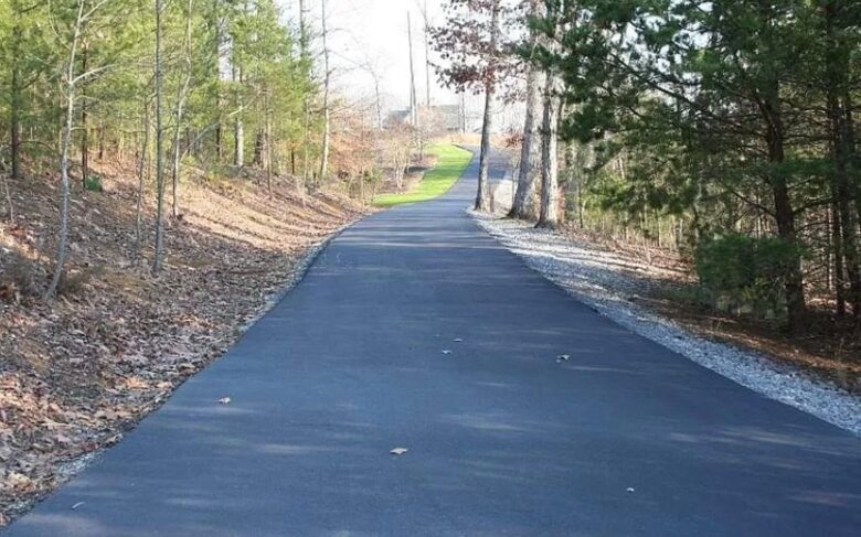 Mountain-View Lodge with Private Lake Access near Pigeon Forge - Sevierville, Tennessee
