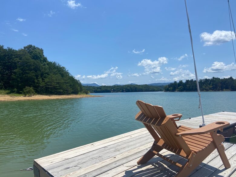 Mountain-View Lodge with Private Lake Access near Pigeon Forge - Sevierville, Tennessee