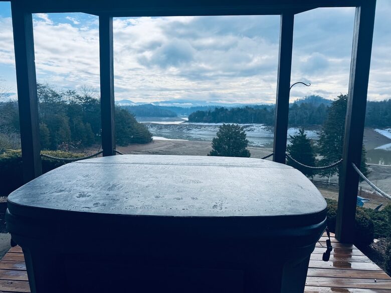 Mountain-View Lodge with Private Lake Access near Pigeon Forge - Sevierville, Tennessee