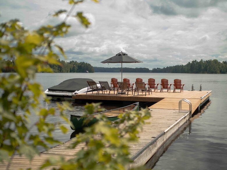 Luxury Lake House With Stunning Lake Views In Canadian Wilderness - McArthurs Mills, Canada