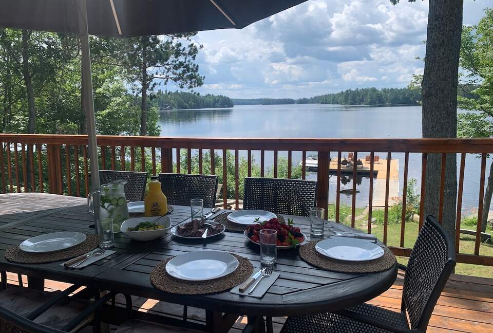 Luxury Lake House  With Stunning Lake Views In Canadian Wilderness - McArthurs Mills, Canada