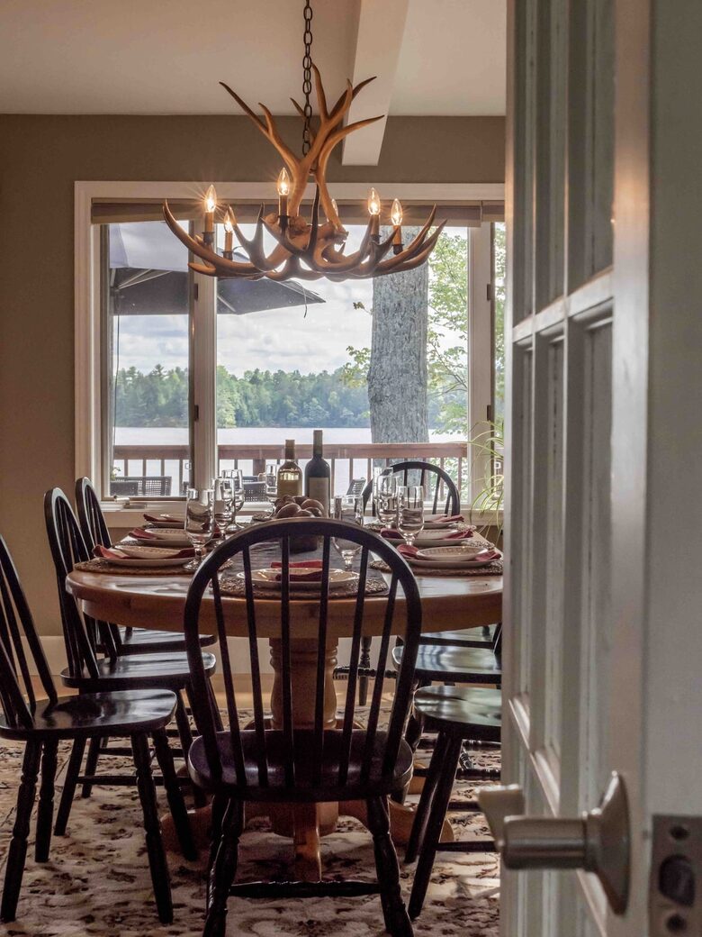 Luxury Lake House With Stunning Lake Views In Canadian Wilderness - McArthurs Mills, Canada