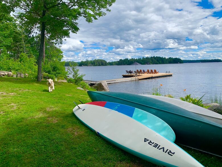 Luxury Lake House With Stunning Lake Views In Canadian Wilderness - McArthurs Mills, Canada