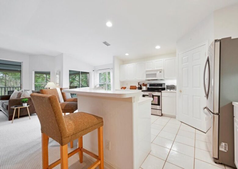 Elegant Escape in Tarpon Cove’s Gated Community - Naples, Florida