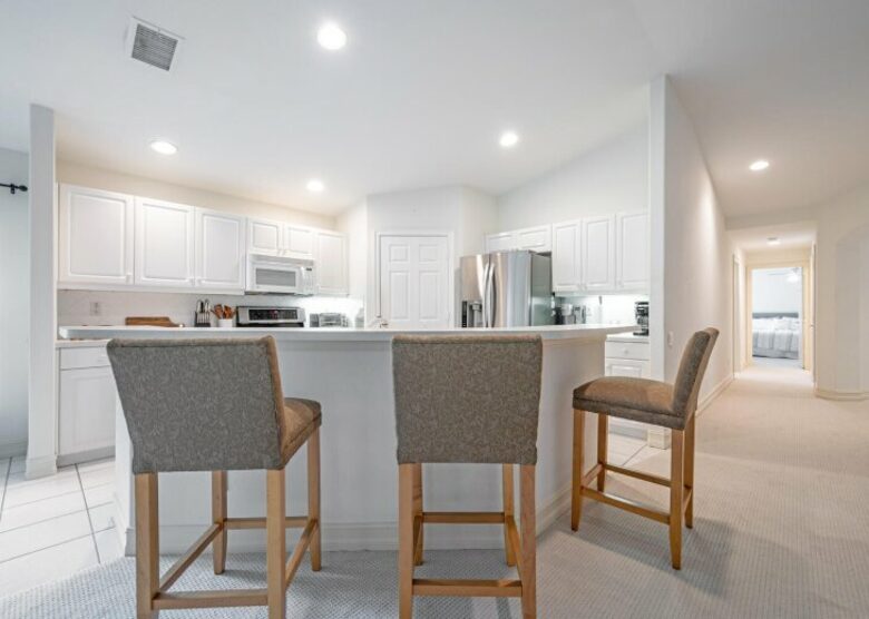 Elegant Escape in Tarpon Cove’s Gated Community - Naples, Florida