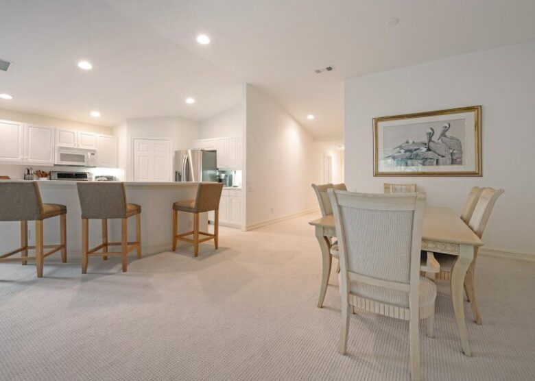 Elegant Escape in Tarpon Cove’s Gated Community - Naples, Florida