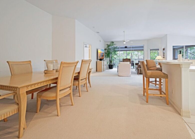 Elegant Escape in Tarpon Cove’s Gated Community - Naples, Florida
