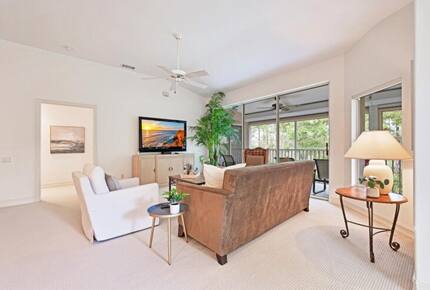 Elegant Escape in Tarpon Cove’s Gated Community - Naples, Florida