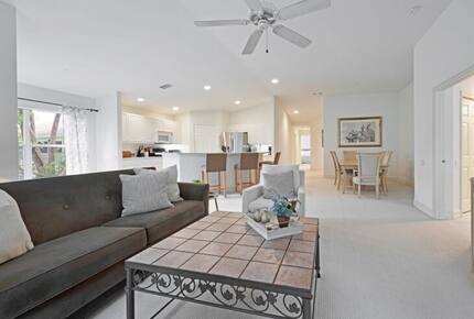 Elegant Escape in Tarpon Cove’s Gated Community - Naples, Florida
