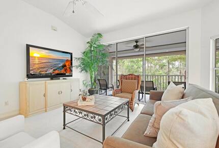 Elegant Escape in Tarpon Cove’s Gated Community - Naples, Florida
