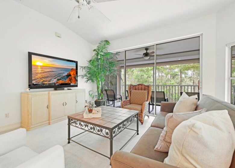 Elegant Escape in Tarpon Cove’s Gated Community - Naples, Florida