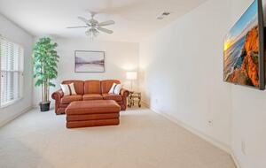 Elegant Escape in Tarpon Cove’s Gated Community - Naples, Florida
